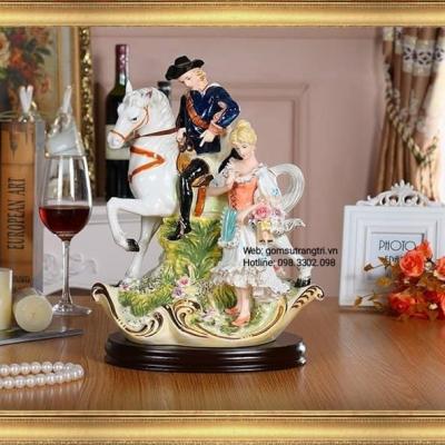 TƯỢNG HIỆP SĨ VÀ CÔ GÁI PHONG CÁCH CHÂU ÂU